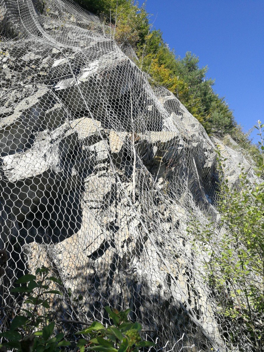Protección para caída de rocas